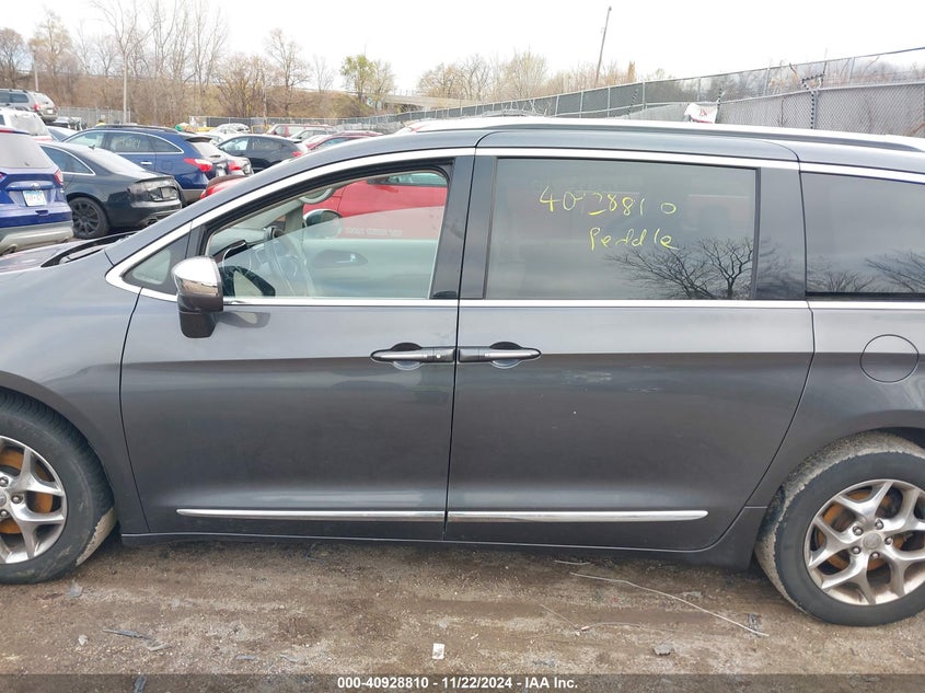 VIN 2C4RC1GG5HR528870 2017 CHRYSLER PACIFICA LIMITED