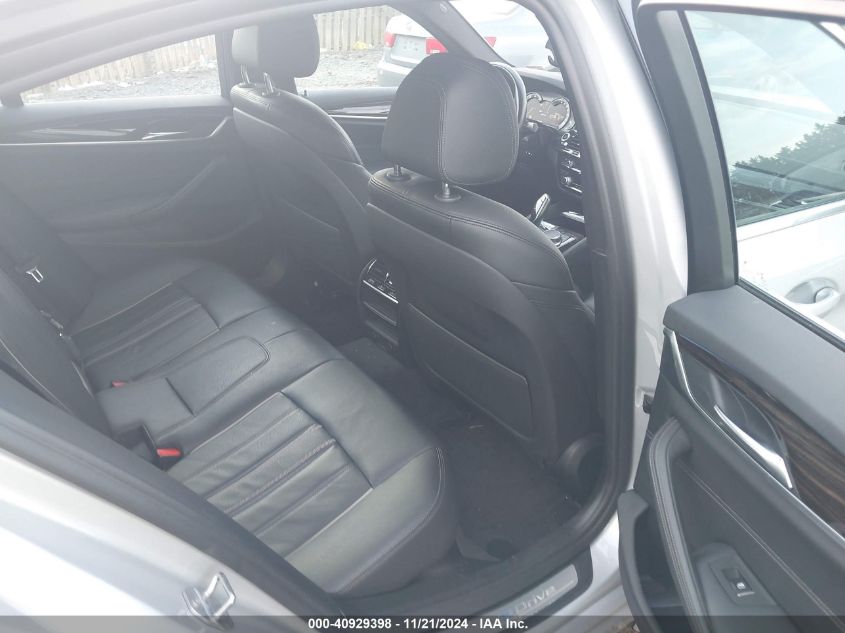 VIN: WBAJB1C51KB375590 2019 BMW 530E XDRIVE IPERFORMANCE
