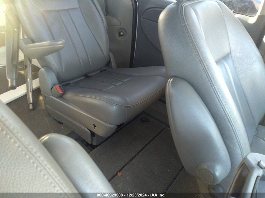 2006 Chrysler Town & Country Touring VIN: 2A4GP54L06R845287 Lot: 40929508