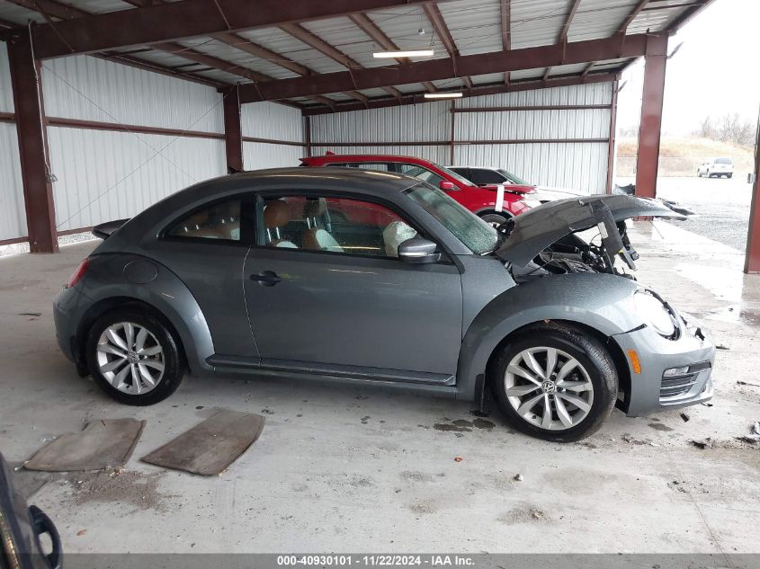 2017 Volkswagen Beetle #Pinkbeetle/1.8T Classic/1.8T S VIN: 3VWF17AT4HM629565 Lot: 40930101