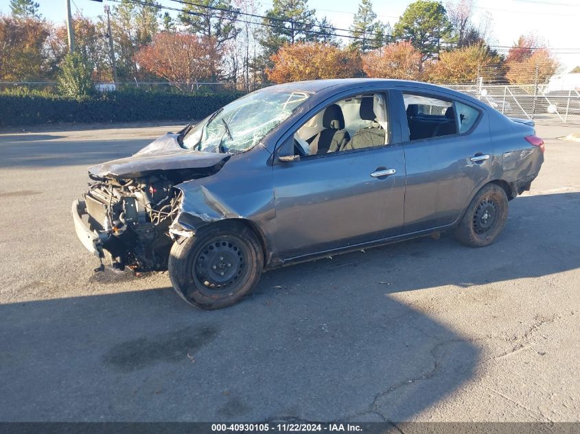 VIN 3N1CN7AP3KL867419 2019 Nissan Versa, 1.6 SV no.2