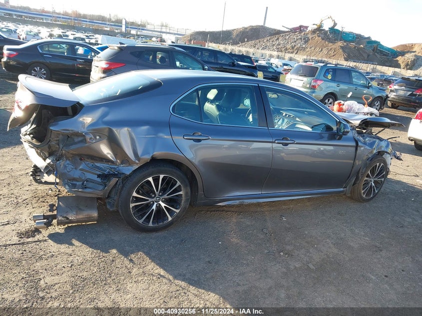 2018 TOYOTA CAMRY VIN: 4T1B11HK0JU115396