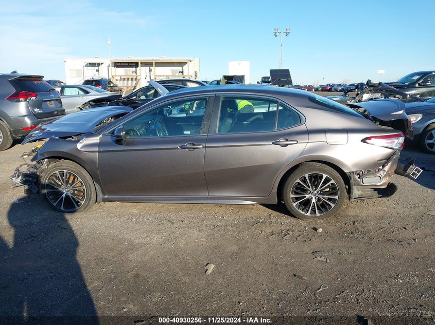 2018 TOYOTA CAMRY VIN: 4T1B11HK0JU115396