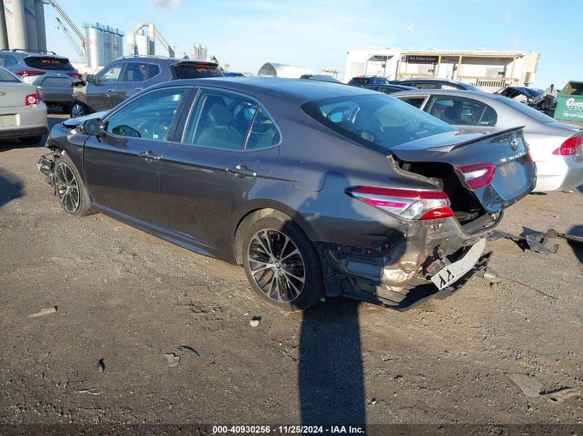 2018 TOYOTA CAMRY VIN: 4T1B11HK0JU115396