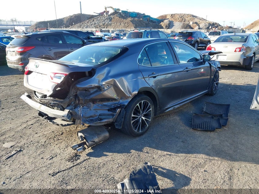 2018 TOYOTA CAMRY VIN: 4T1B11HK0JU115396