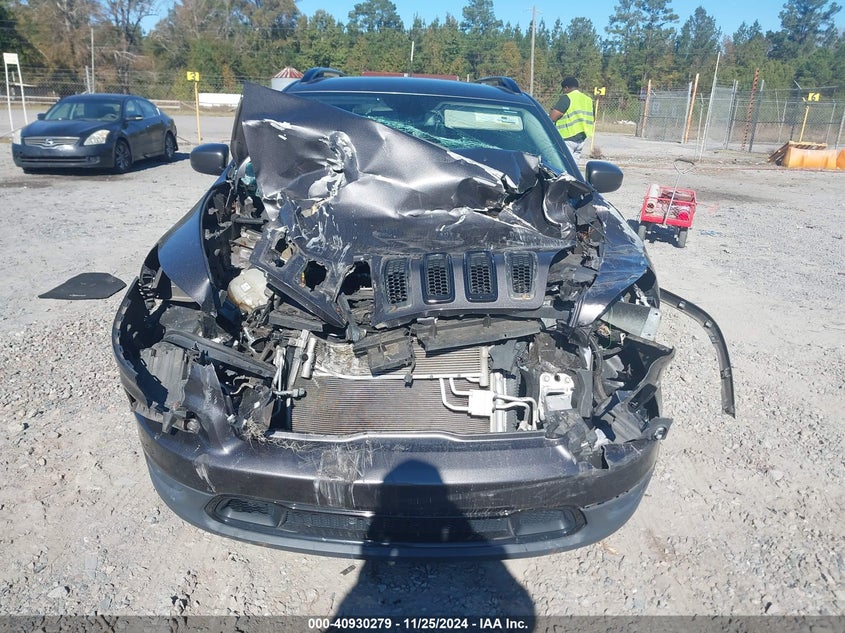 2018 JEEP CHEROKEE LATITUDE FWD - 1C4PJLCB8JD553273