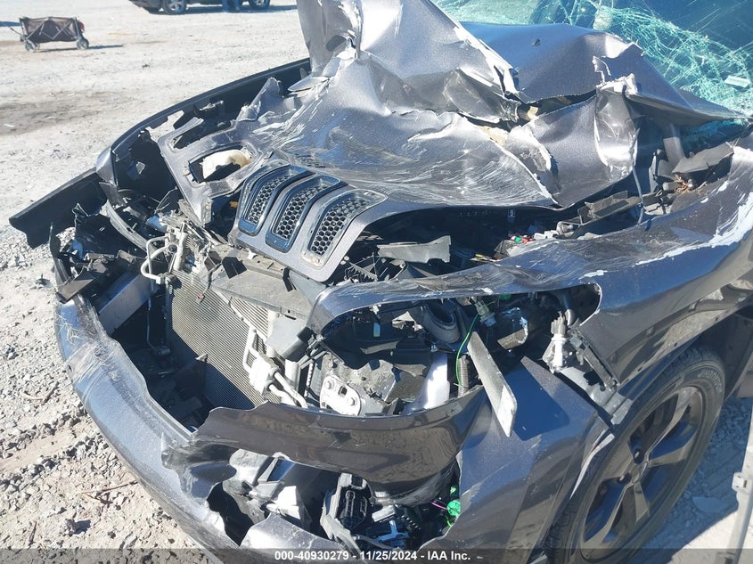 2018 JEEP CHEROKEE LATITUDE FWD - 1C4PJLCB8JD553273