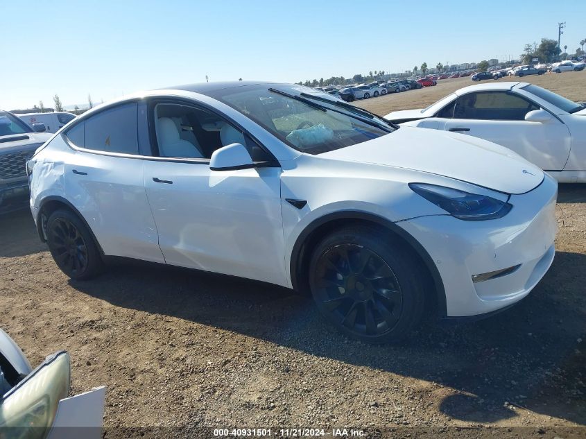 2022 Tesla Model Y Long Range Dual Motor All-Wheel Drive VIN: 7SAYGDEE1NF554234 Lot: 40931501