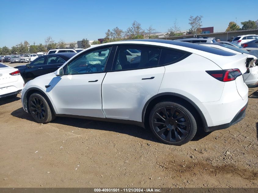 2022 Tesla Model Y Long Range Dual Motor All-Wheel Drive VIN: 7SAYGDEE1NF554234 Lot: 40931501