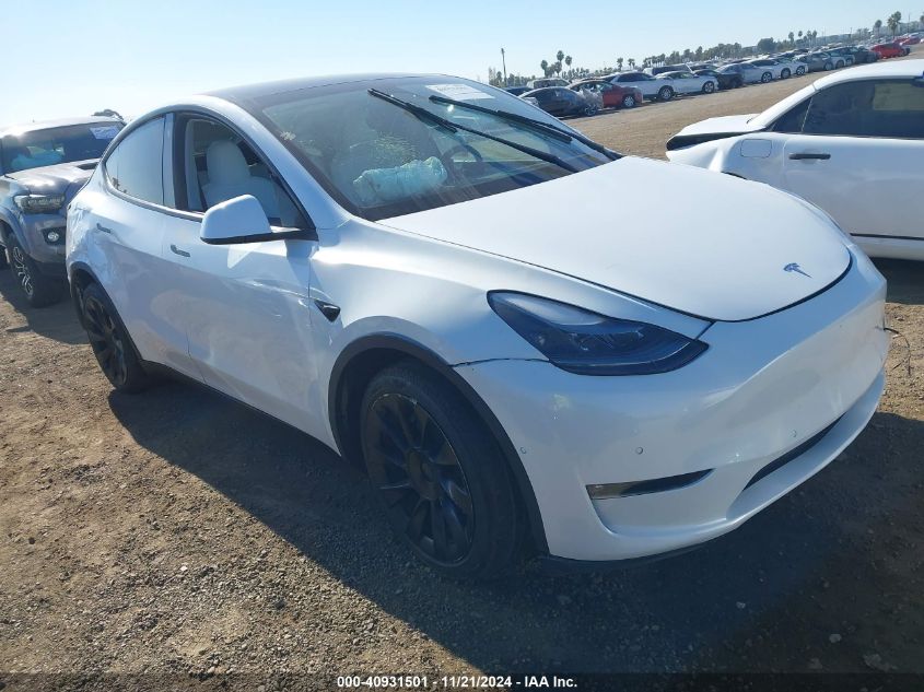 VIN 7SAYGDEE1NF554234 2022 TESLA MODEL Y no.1