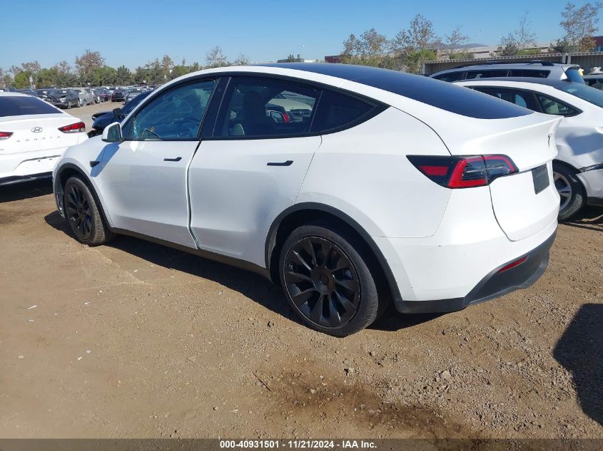 VIN 7SAYGDEE1NF554234 2022 TESLA MODEL Y no.3