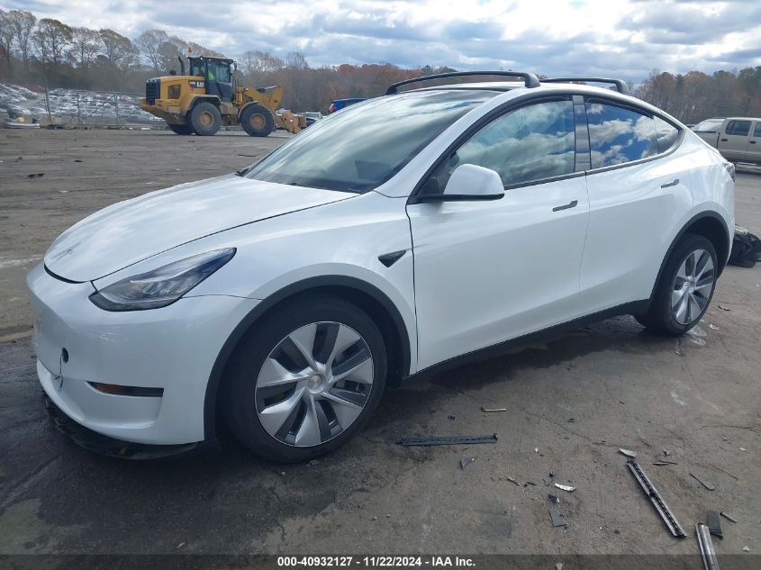 VIN 7SAYGDEE9PA104184 2023 TESLA MODEL Y no.2