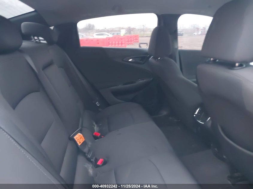 2018 CHEVROLET MALIBU VIN: 1G1ZD5ST5JF213632