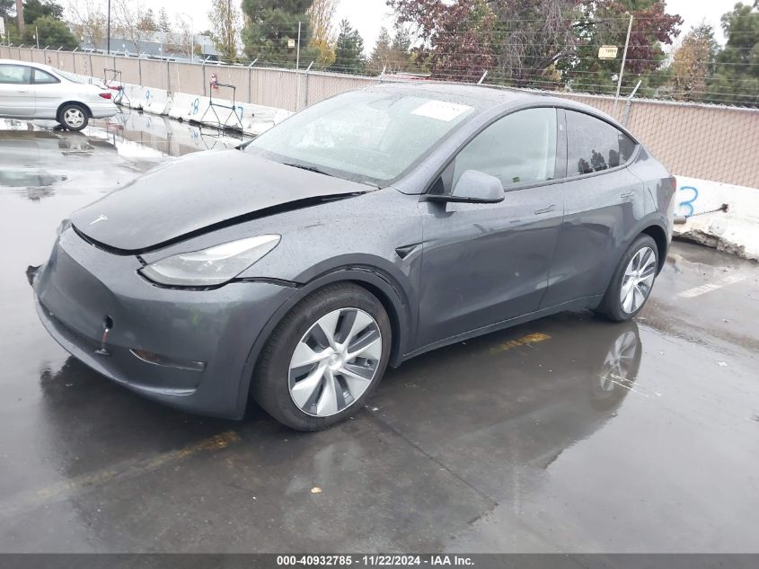 VIN 7SAYGDEE9PF922159 2023 TESLA MODEL Y no.2