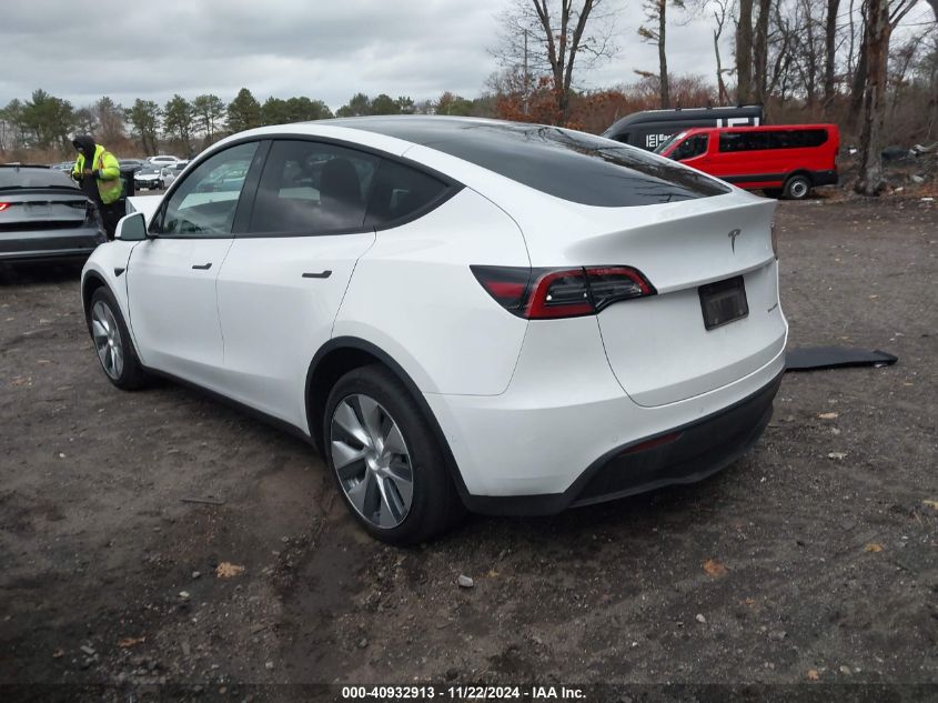 VIN 7SAYGDEE3NF354410 2022 Tesla Model Y, Long Rang... no.3