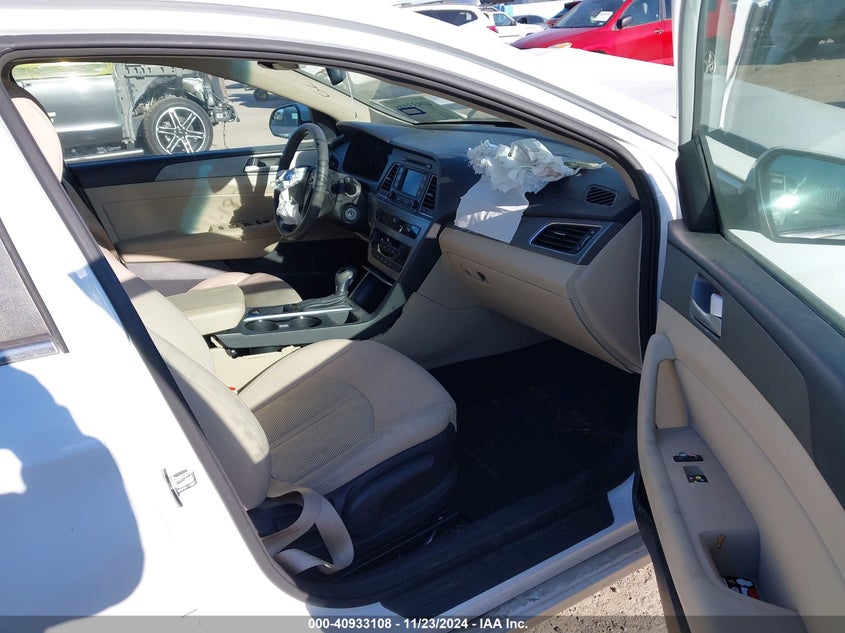 2015 HYUNDAI SONATA VIN: 5NPE24AF9FH181170