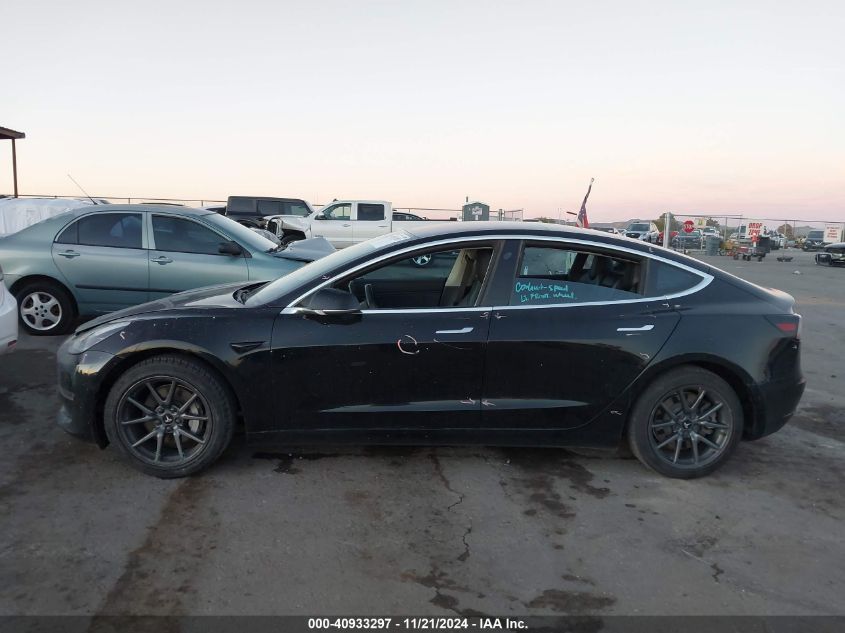 2018 Tesla Model 3 Long Range/Mid Range VIN: 5YJ3E1EA3JF052196 Lot: 40933297