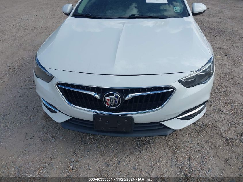 2018 Buick Regal Sportback Essence VIN: W04GP6SX0J1139817 Lot: 40933331