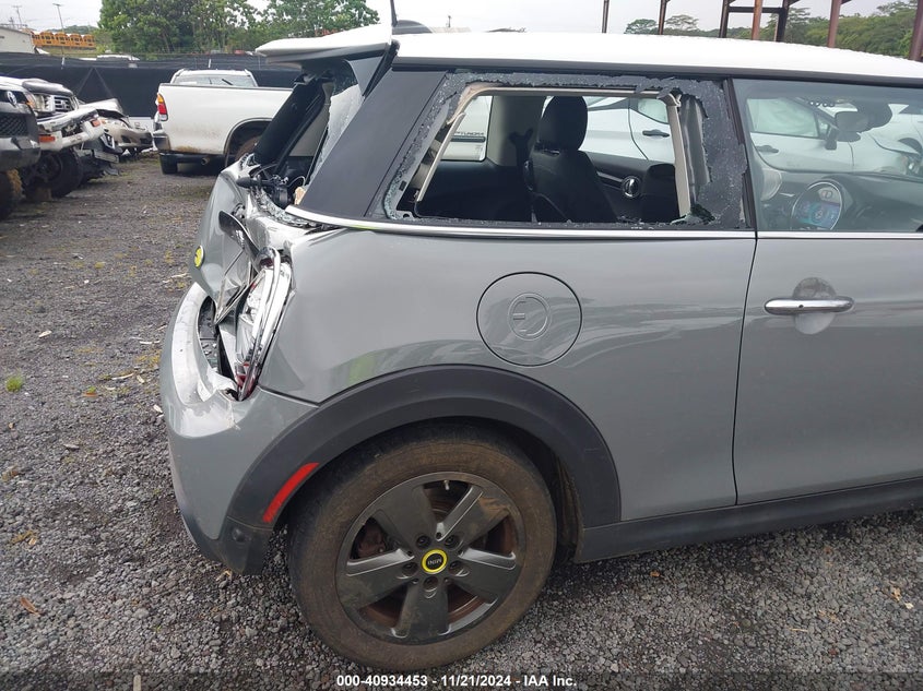 2022 MINI SE HARDTOP COOPER - WMW13DJ04N2R94484