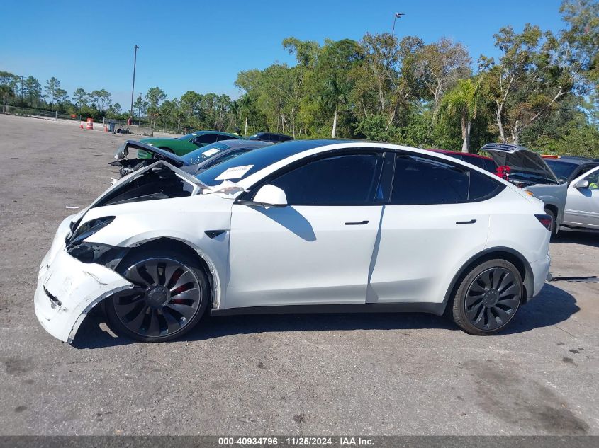 2022 Tesla Model Y Performance Dual Motor All-Wheel Drive VIN: 7SAYGDEF8NF379702 Lot: 40934796