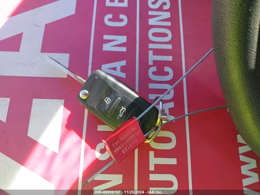 2015 VOLKSWAGEN BEETLE 1.8T FLEET EDITION - 3VWF17AT5FM643018