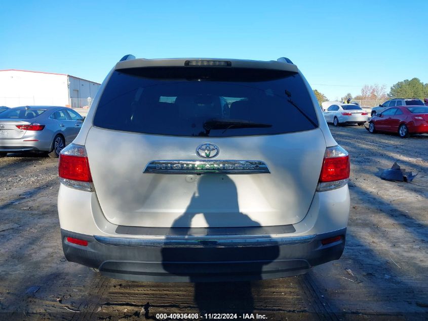 2013 Toyota Highlander Limited V6 VIN: 5TDYK3EH4DS128001 Lot: 40936408