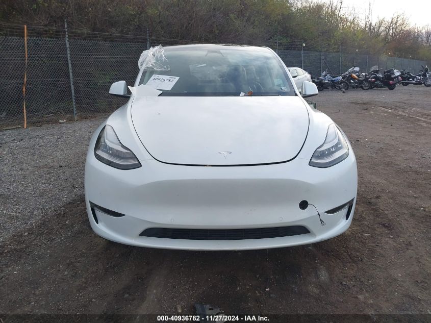 VIN 7SAYGDEE3NA018401 2022 Tesla Model Y, Long Rang... no.12