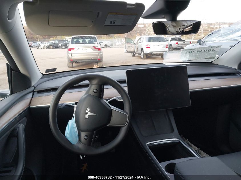 VIN 7SAYGDEE3NA018401 2022 Tesla Model Y, Long Rang... no.18