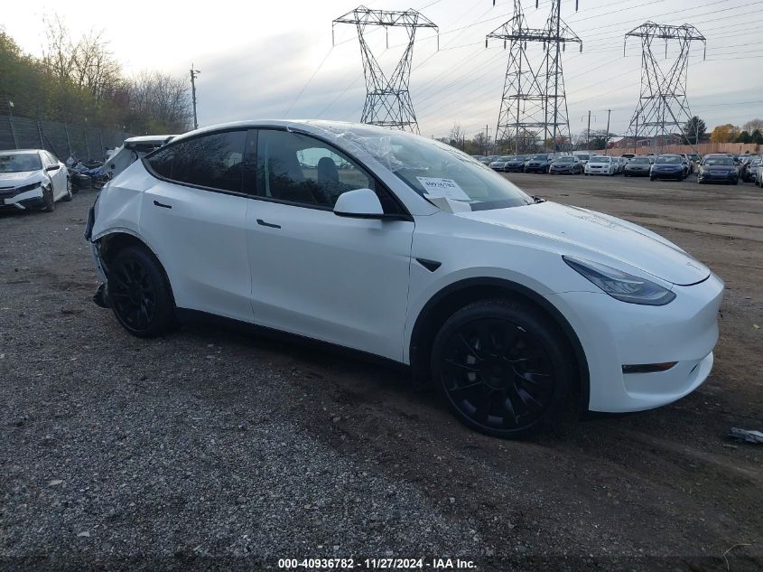 VIN 7SAYGDEE3NA018401 2022 Tesla Model Y, Long Rang... no.1