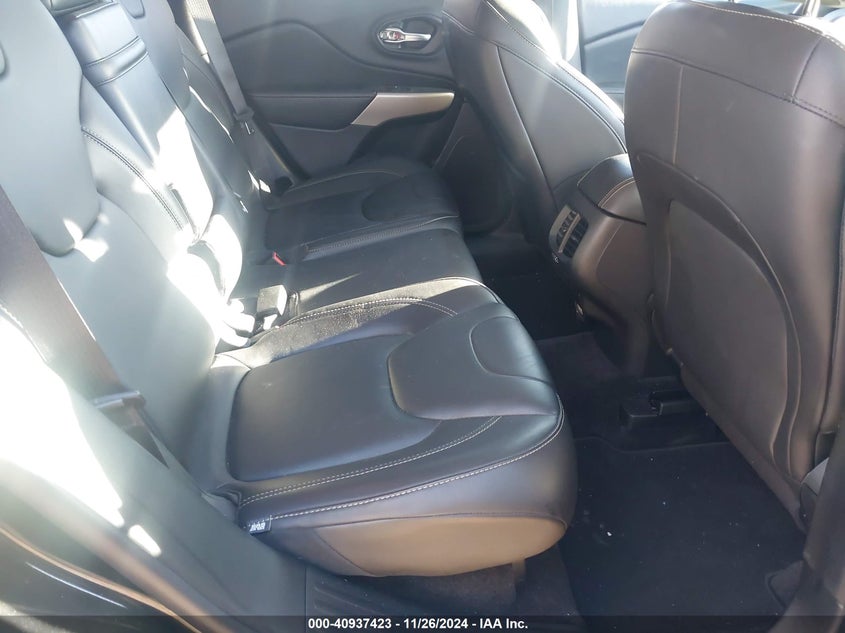 Image 8 of 2017 Jeep Cherokee  salvage vehicle - Lot #40937423 at IAAI