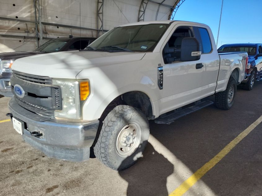 2017 Ford F250 Super Duty VIN: 1FT7X2B67HEF34232 Lot: 40938146