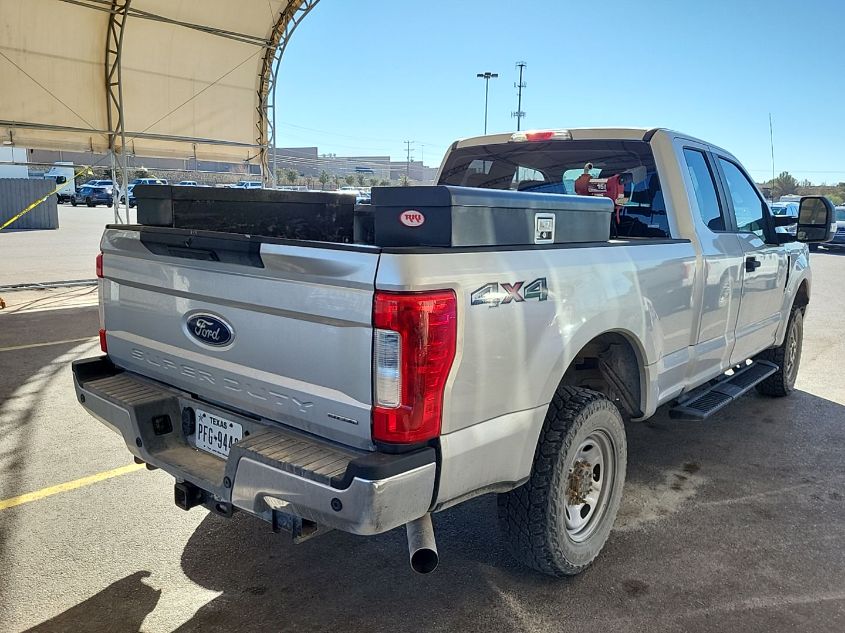 2018 Ford F250 Super Duty VIN: 1FT7X2B61JEC69040 Lot: 40938150