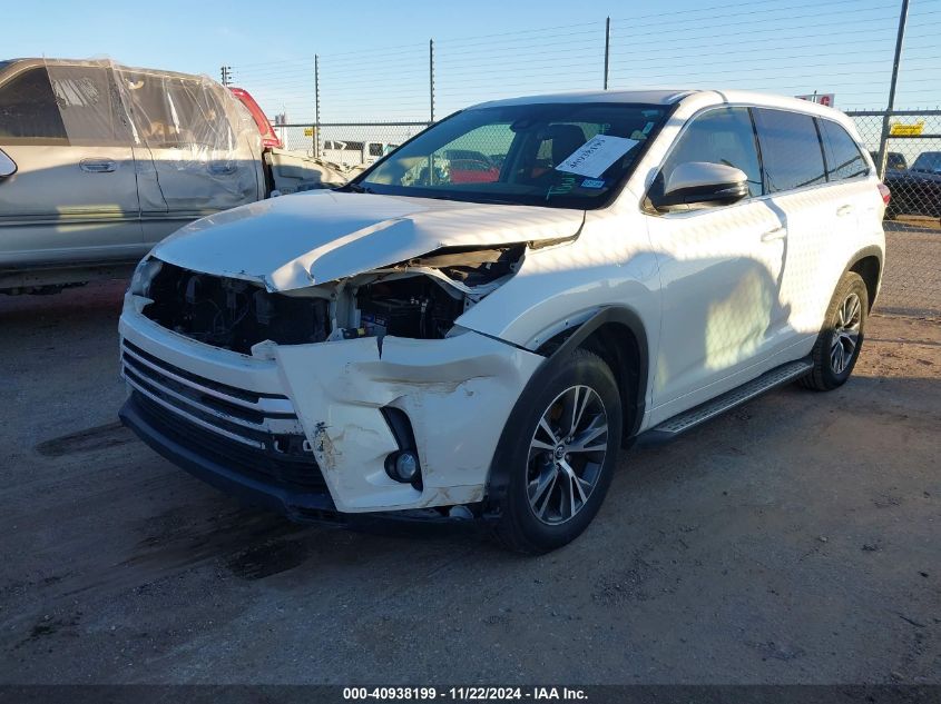 VIN 5TDZZRFH7JS241082 2018 Toyota Highlander, Le Plus no.2