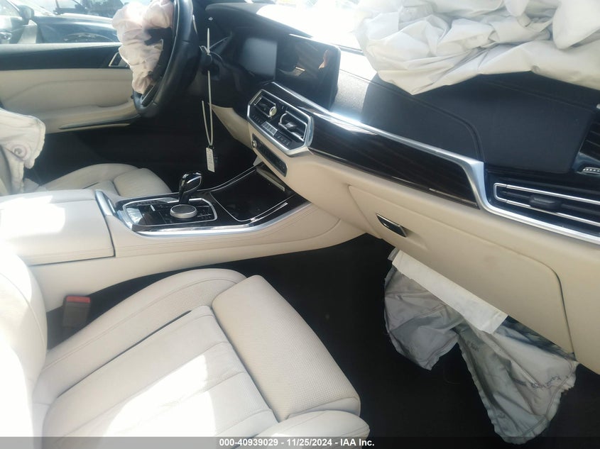 VIN 5UXCR4C01P9S03859 2023 BMW X5 SDRIVE40I
