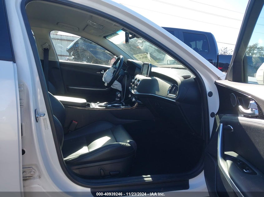 2018 KIA STINGER VIN: KNAE15LA3J6035700