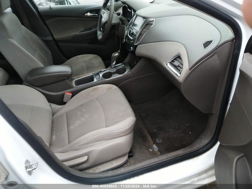 2017 CHEVROLET CRUZE VIN: 1G1BE5SM5H7160782