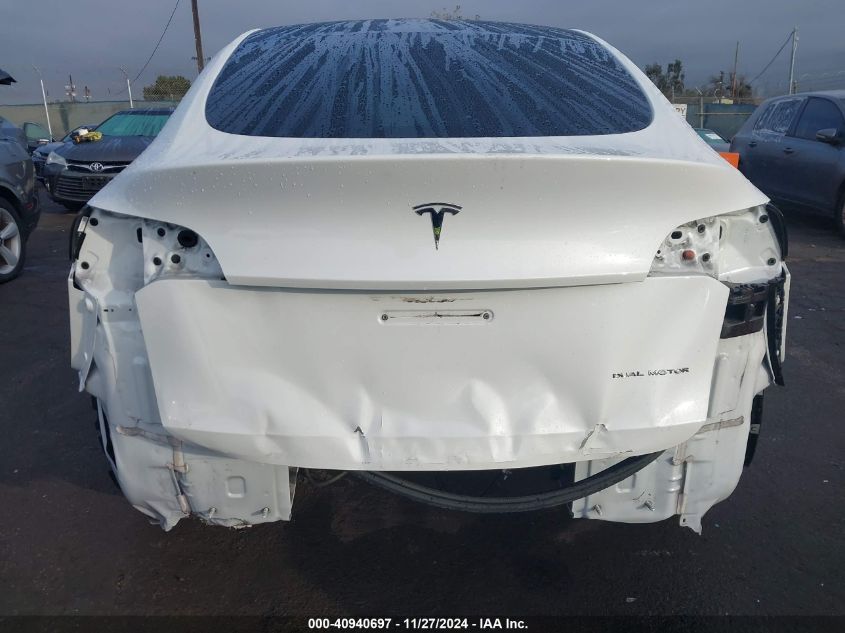 2022 Tesla Model Y Long Range Dual Motor All-Wheel Drive VIN: 7SAYGAEE5NF553411 Lot: 40940697