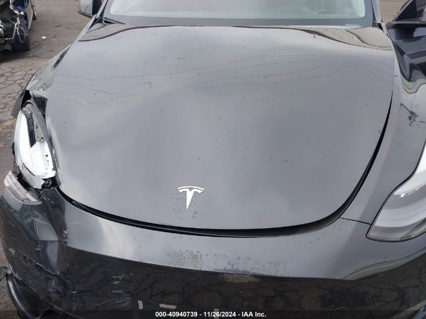 2024 Tesla Model Y Long Range Dual Motor All-Wheel Drive VIN: 7SAYGDEE1RF102483 Lot: 40940739