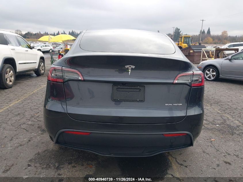 2024 Tesla Model Y Long Range Dual Motor All-Wheel Drive VIN: 7SAYGDEE1RF102483 Lot: 40940739