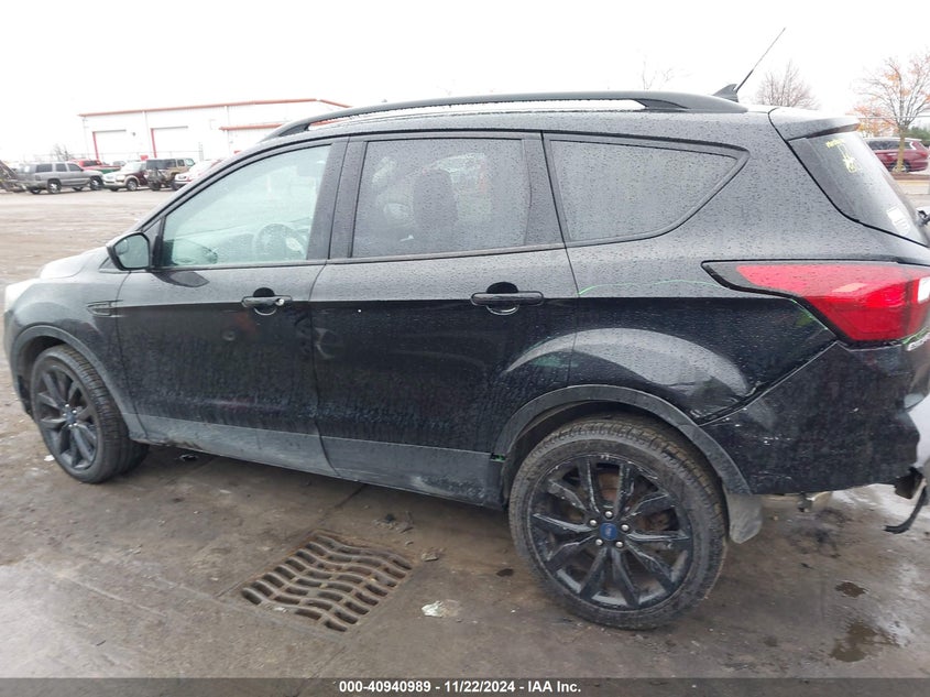 VIN 1FMCU9GD0KUA45848 2019 FORD ESCAPE SE