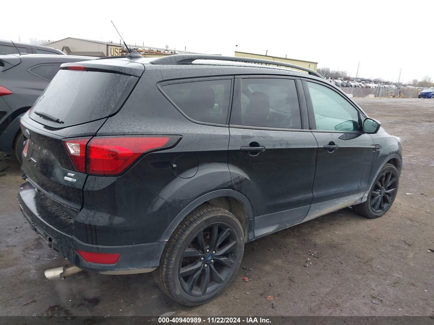 VIN 1FMCU9GD0KUA45848 2019 FORD ESCAPE SE