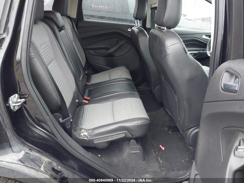 VIN 1FMCU9GD0KUA45848 2019 FORD ESCAPE SE