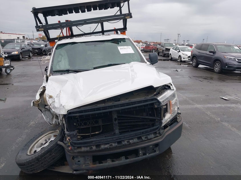 VIN 1FTMF1CB8JKE67045 2018 FORD F-150 XL