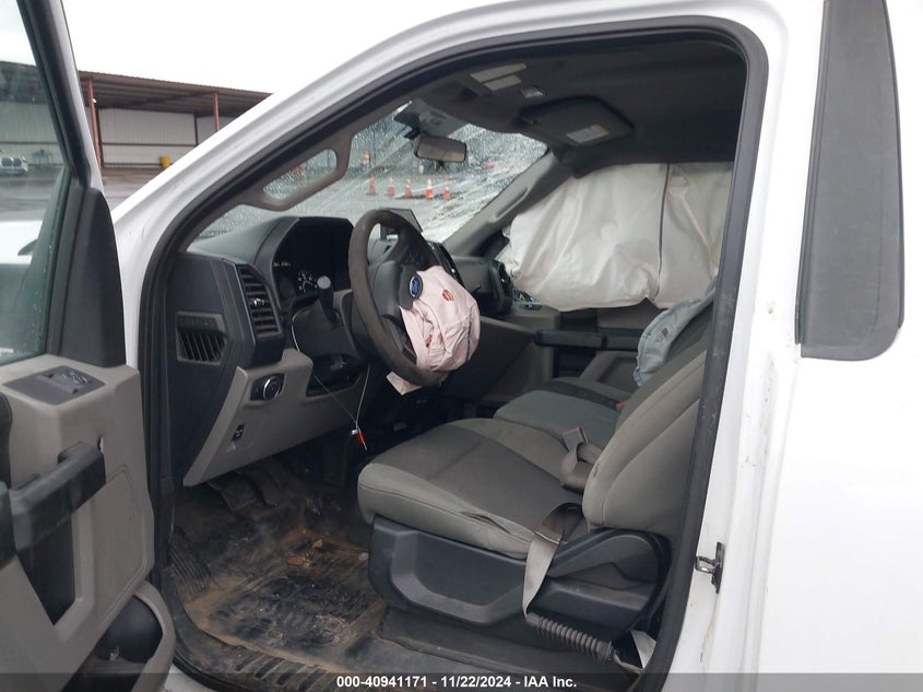VIN 1FTMF1CB8JKE67045 2018 FORD F-150 XL