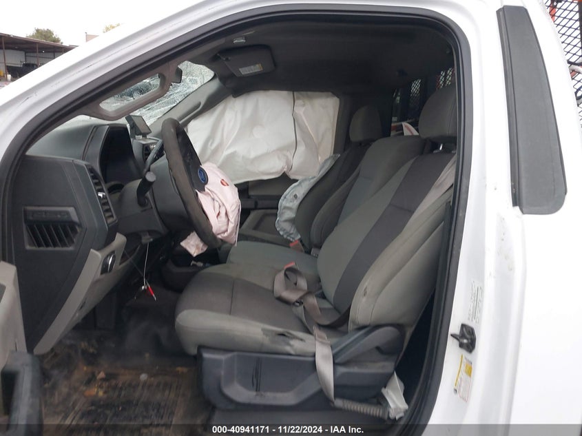 VIN 1FTMF1CB8JKE67045 2018 FORD F-150 XL