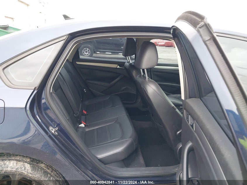 2014 VOLKSWAGEN PASSAT VIN: 1VWAT7A31EC074687
