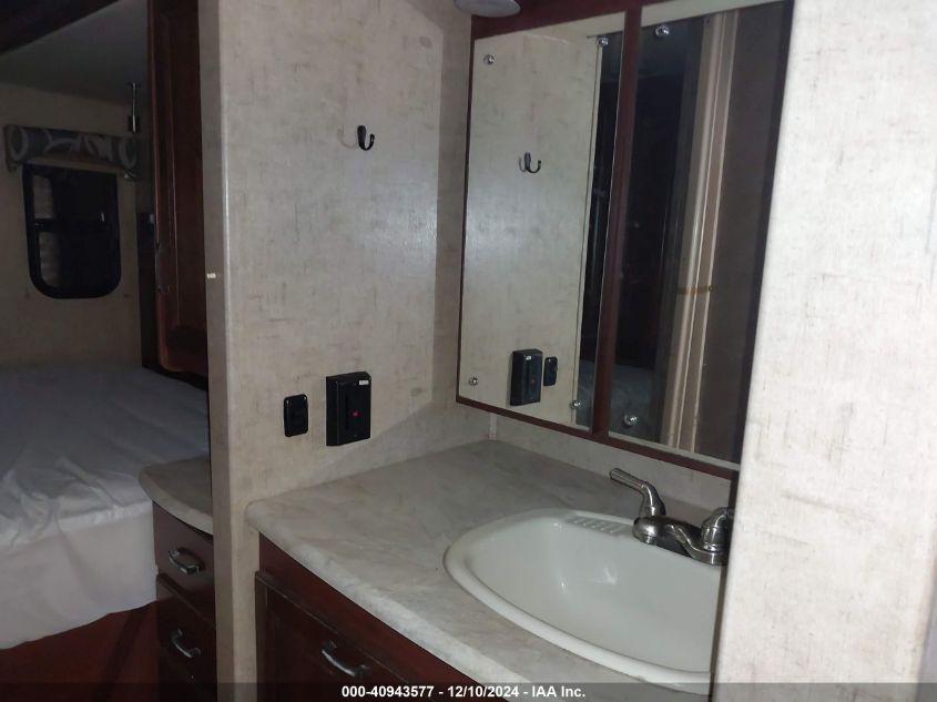 2015 Ford E-450 Cutaway VIN: 1FDXE4FS0FDA29432 Lot: 40943577