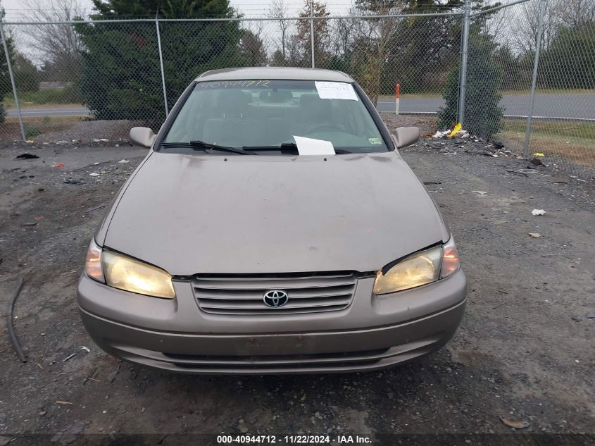 1999 Toyota Camry Le VIN: JT2BG22KXX0335395 Lot: 40944712