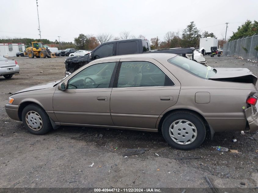 1999 Toyota Camry Le VIN: JT2BG22KXX0335395 Lot: 40944712