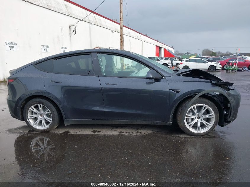 2024 Tesla Model Y Long Range Dual Motor All-Wheel Drive VIN: 7SAYGDEE2RF073043 Lot: 40946382